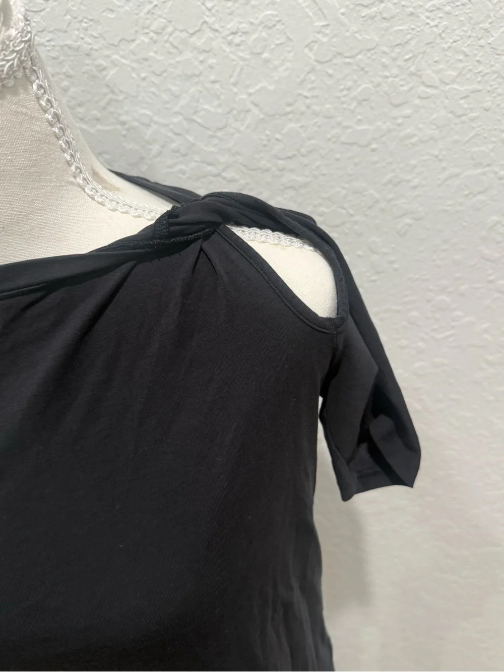 lululemon athletica Black Short-Sleeve Tee with Shoulder Cutout and leggings